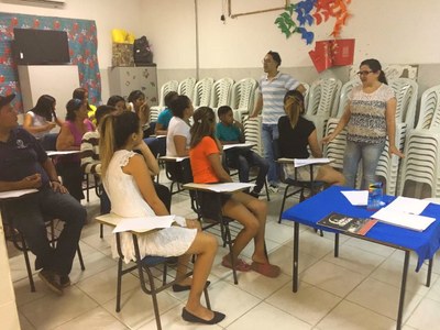 Curso de português para estrangeiros. Imagem: foto disponível no SIGAA/UFPB (2019).) Curso de português para estrangeiros. Imagem: foto disponível no SIGAA/UFPB (2019).)