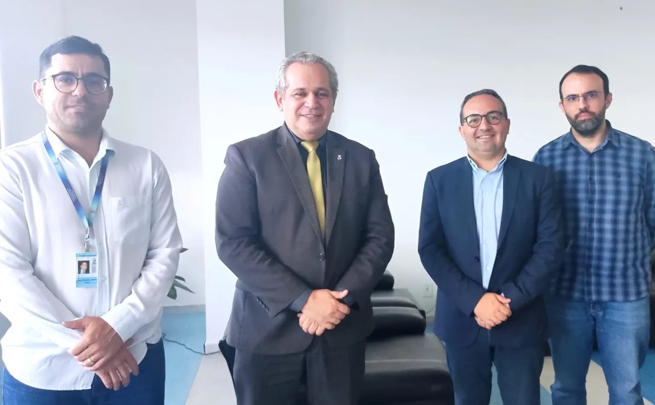 SUPERINTENDENTE DA SEMOB-JP SE REÚNE COM REITOR DA UFPB PARA DIALOGAR SOBRE INTERCÂMBIO DE AÇÕES Foto: Pollyana Sorrentino