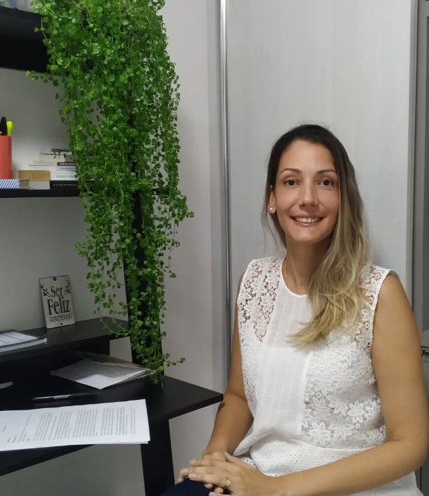 Claudia Cunha - foto.jpeg Claudia Cunha - foto.jpeg